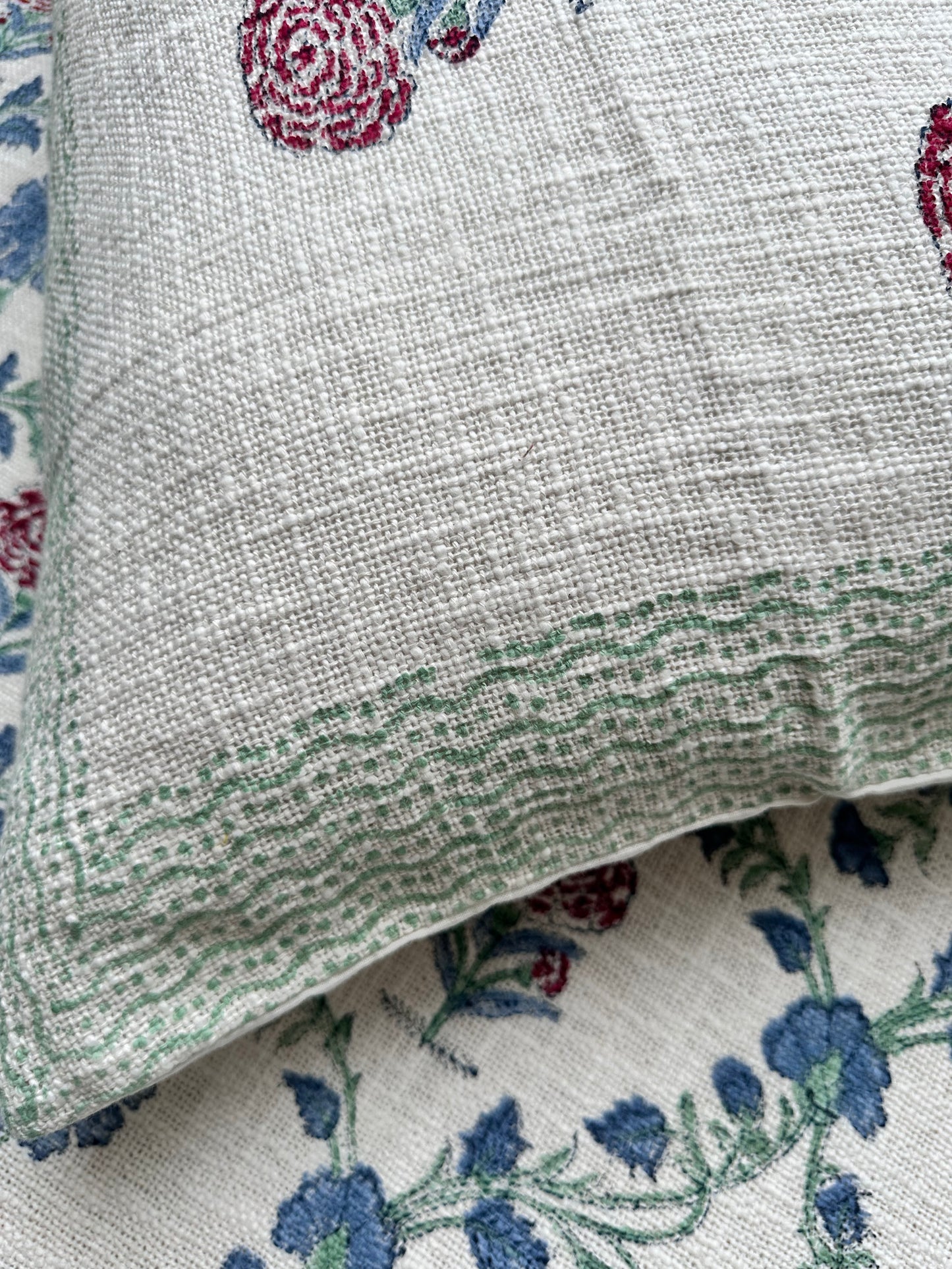 BLUE BERRY JUTE BEDCOVER