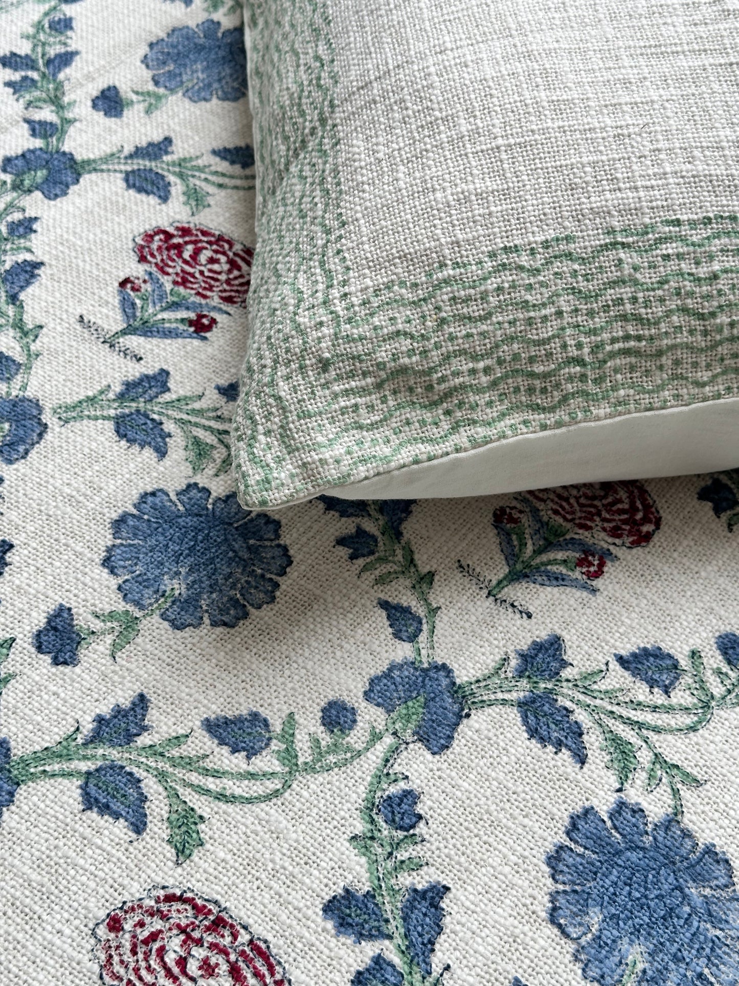 BLUE BERRY JUTE BEDCOVER
