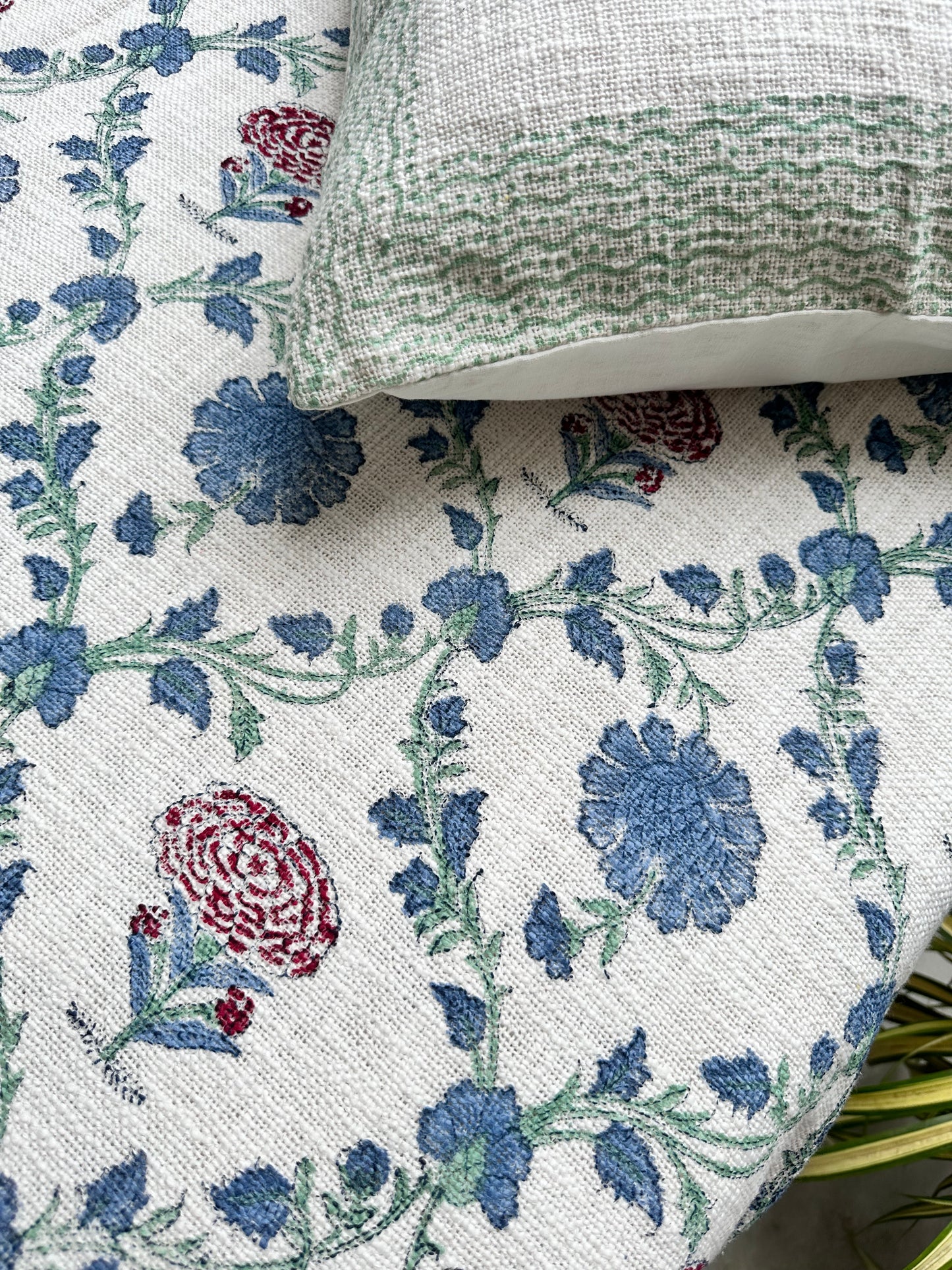 BLUE BERRY JUTE BEDCOVER