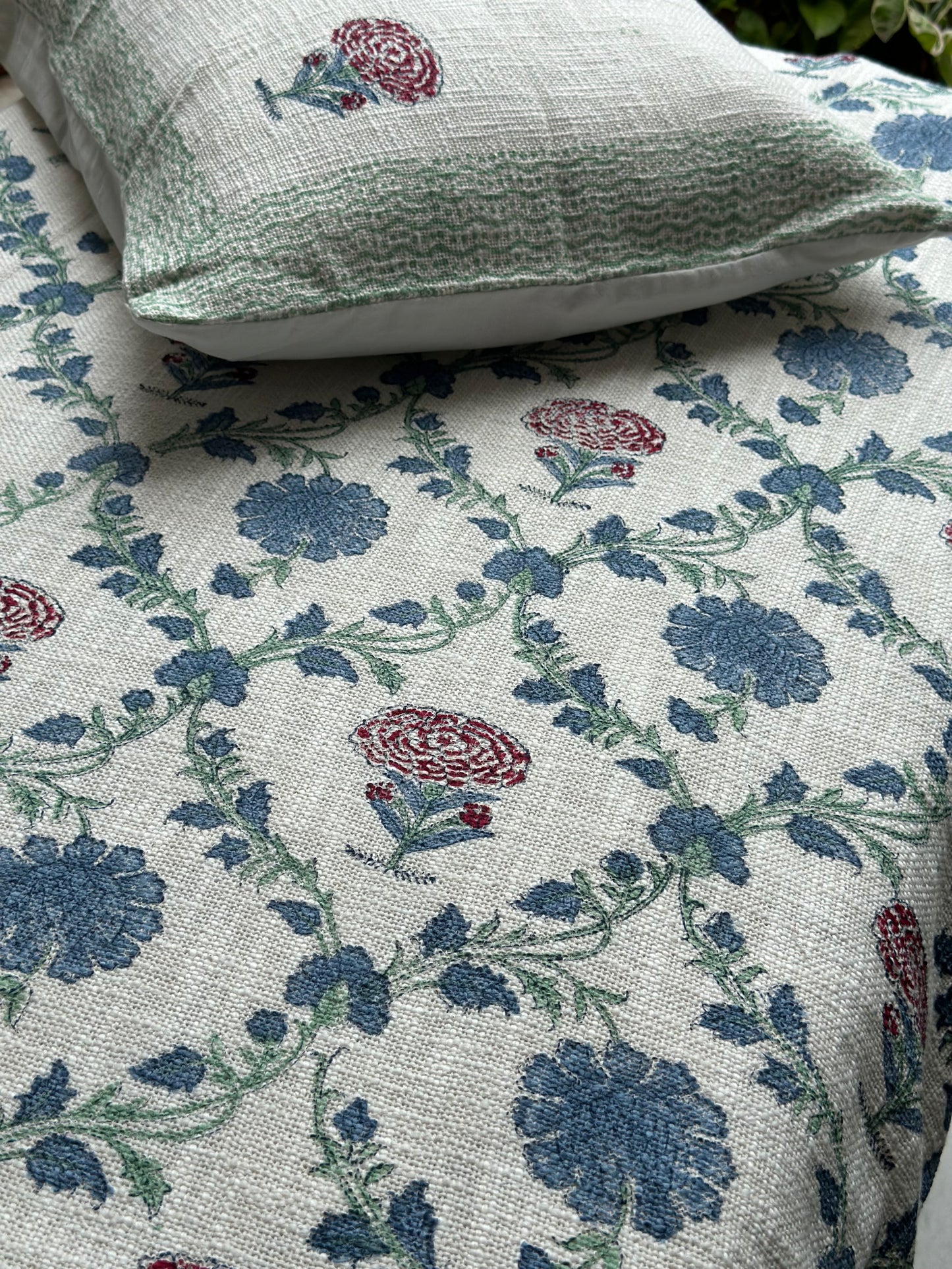 BLUE BERRY JUTE BEDCOVER