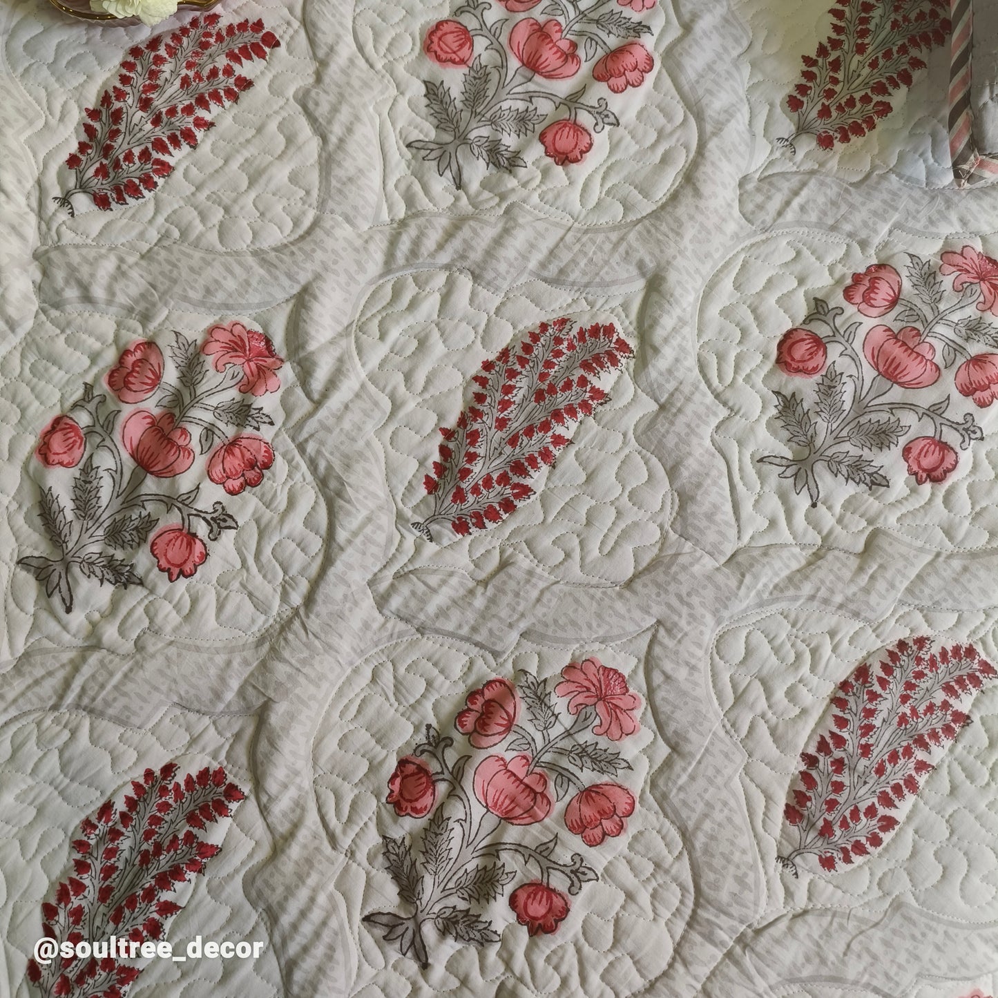 ROSE' QUILTED BEDCOVER